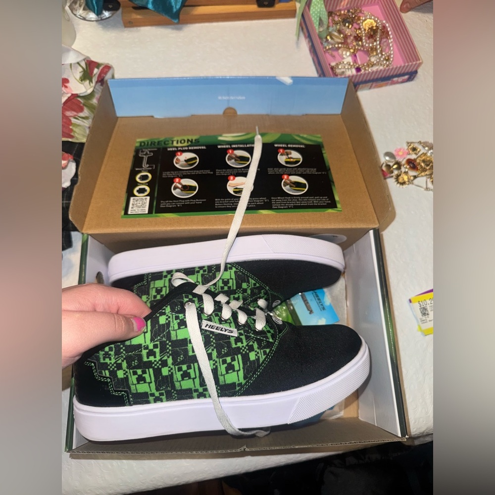 Minecraft Heelys - Picture 3 of 5